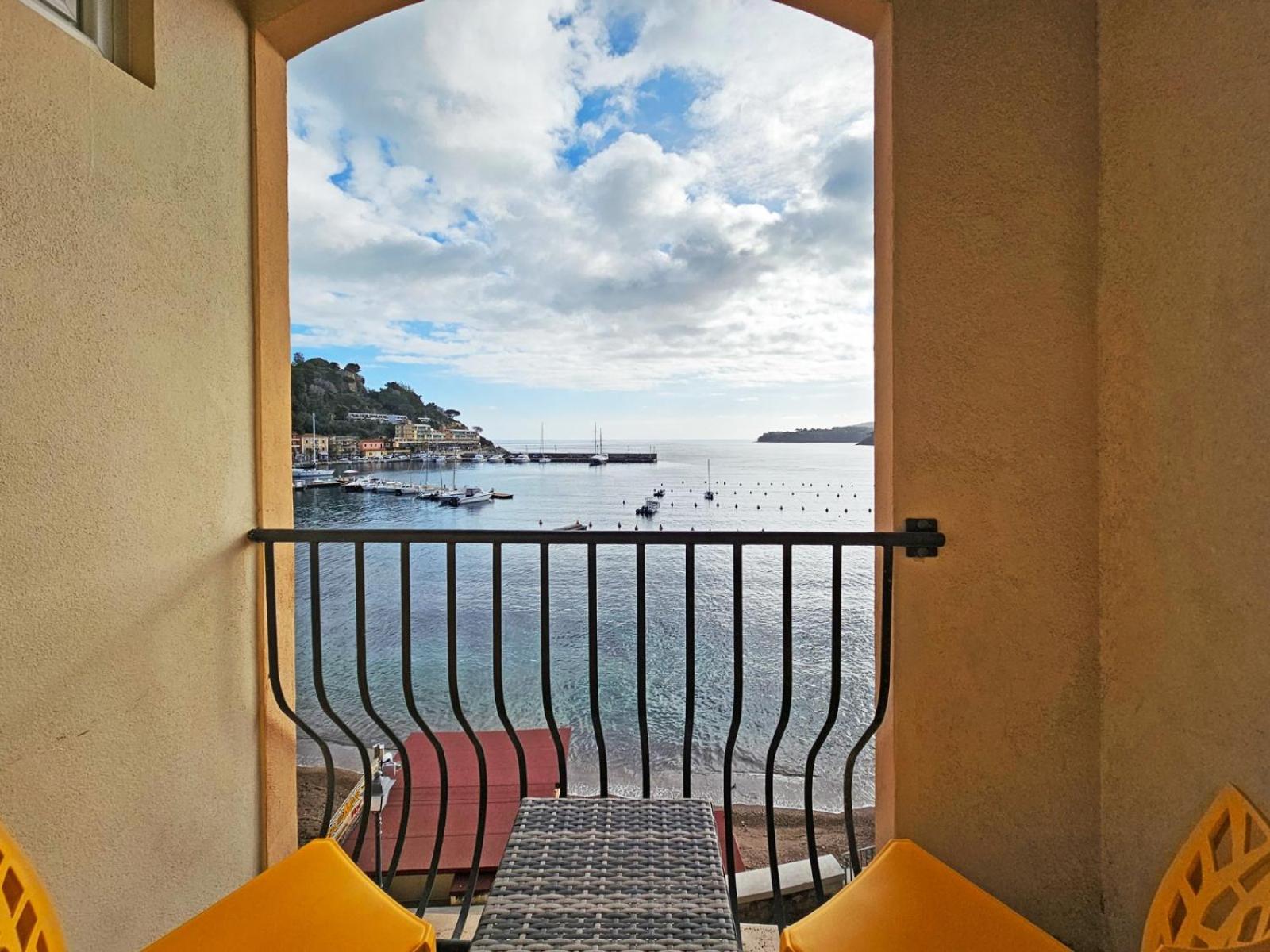 Hotel L'Approdo Порто-Аццурро Екстер'єр фото