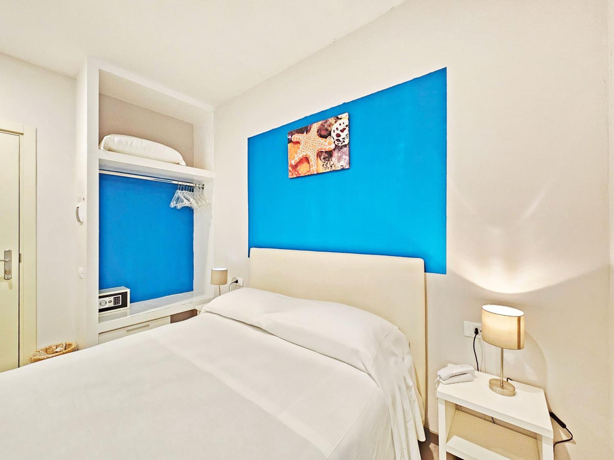 Hotel L'Approdo Порто-Аццурро Екстер'єр фото